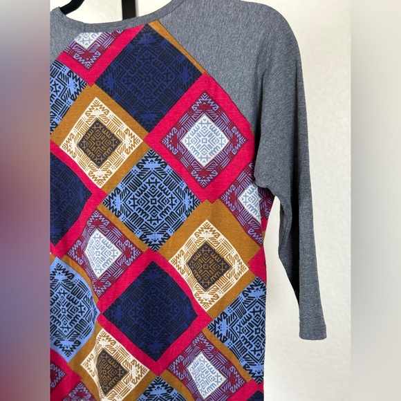 Aztec Geometric Print Raglan Top XS Colorblock Boho 3/4 Sleeve Lightweight Tee - Picture 7 of 9